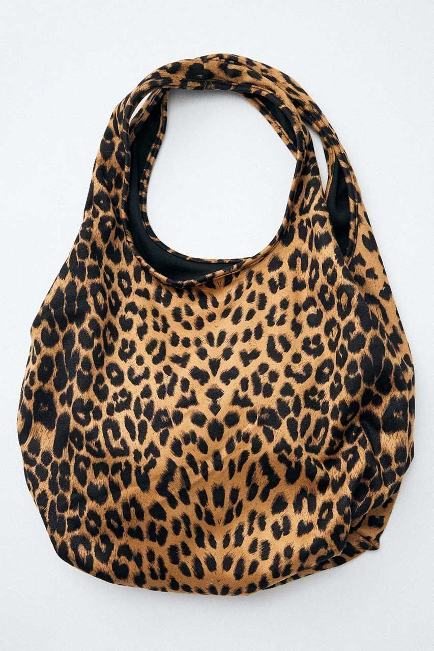 日常に馴染むレオパード柄と実用的なサイズ感が魅力のブリルのライトバッグ【BRILL(ブリル)】 人気、トレンドファッション・服の通販 founy(ファニー) 【ブリル/BRILL】 トレンドファッション・スタイル  Trendy Fashion & Style ファッション、ブランド PICK UP! Must-Have Online Fashion Brands ファッション Fashion レディースファッション Fashion for Women バッグ Bags バランス Balance, Style Balance レオパード Leopard, Animal Print 新作・新入荷 New Arrivals / New In ビジネス 仕事 通勤 Business / Work / Commuting |ID:prp329100004922501