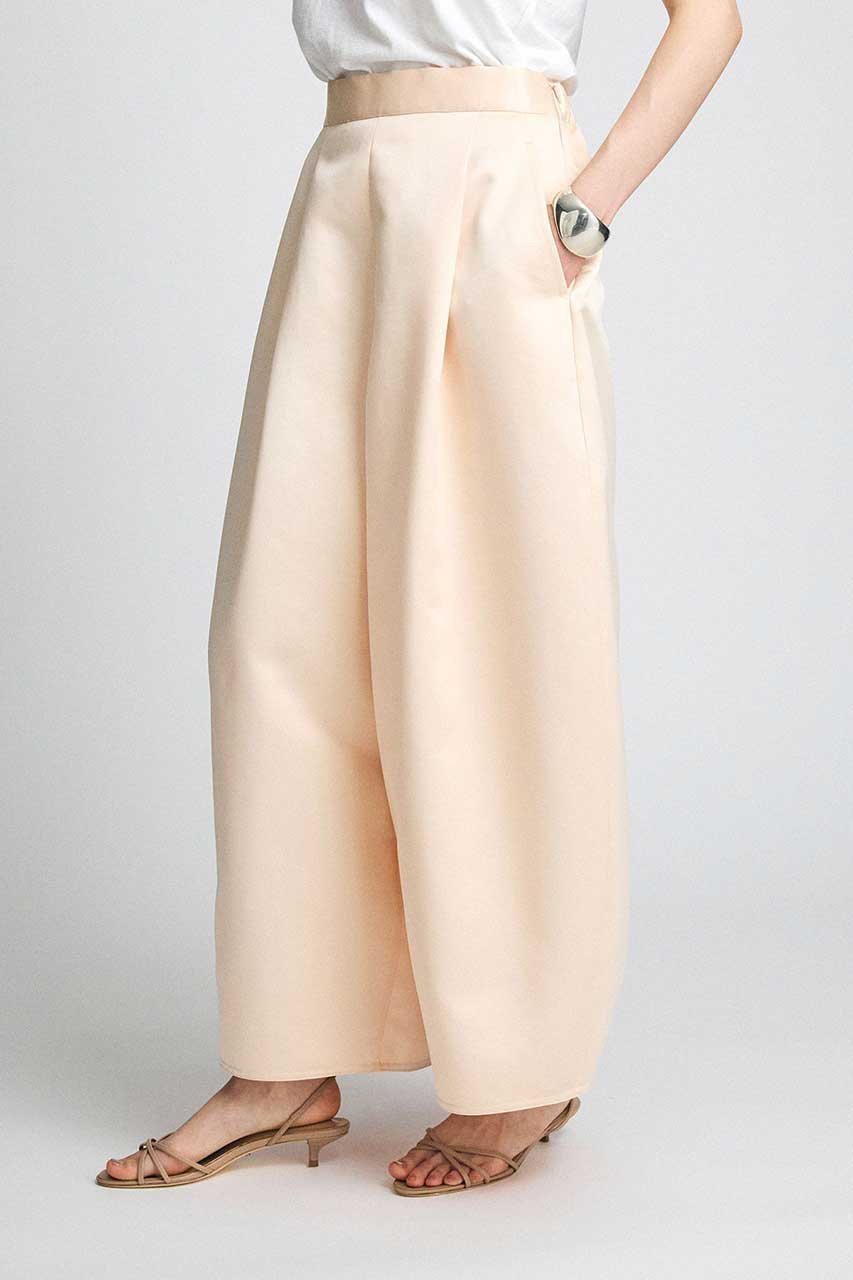 ハリ感と軽さを備えたサテン素材で美しいシルエットを描くワイドパンツ【BRILL(ブリル)】 人気、トレンドファッション・服の通販 founy(ファニー) 【ブリル/BRILL】 トレンドファッション・スタイル  Trendy Fashion & Style ファッション、ブランド PICK UP! Must-Have Online Fashion Brands ファッション Fashion レディースファッション Fashion for Women パンツ Pants & Trousers サテン Satin, Glossy Fabric ワイド Wide, Wide Fit 再入荷 Restock / Back in Stock |ID:prp329100004923789