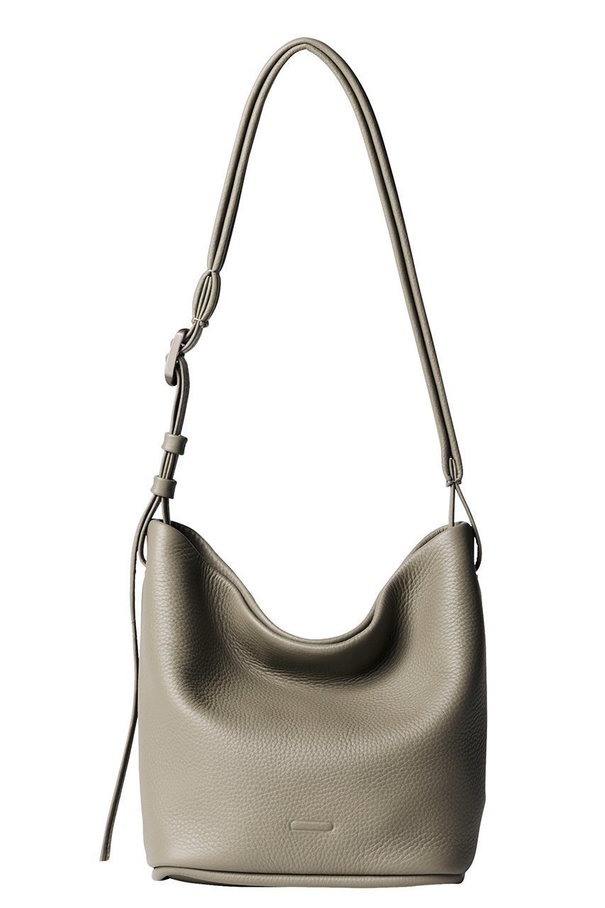 柔らかなドレープが美しい防水レザーのミニホーボーバッグ 人気、トレンドファッション・服の通販 founy(ファニー) 【オブジェクツアイオー/objcts.io】 トレンドファッション・スタイル  Trendy Fashion & Style トレンド・ファッションスタイル Fashion Trends & Styles ファッション Fashion レディースファッション Fashion for Women ユニセックス Unisex, Genderless クッション Cushion, Throw Pillow ショルダー Shoulder, Shoulder Strap ドレープ Drape, Draping Fabric エレガント 上品 Elegant |ID:prp329100004849975