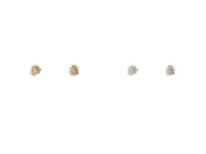 【DAISY LONDON/デイジー ロンドン】のDAISY MINI MOTHER OF PEARL STUD ピアス&DAISY MINI MOTHER OF PEARL STUD ピアス 【 アクセサリー、ジュエリー 人気通販 コーディネート通販】おすすめ！人気、トレンド、レディースファッションの通販   おすすめ人気トレンドファッション通販アイテム 人気、トレンドファッション・服の通販 founy(ファニー) ファッション Fashion レディースファッション WOMEN ジュエリー Jewelry リング Rings イヤリング Earrings 2024年 2024 2024-2025秋冬・A/W Aw/Autumn/Winter/Fw/Fall/2024-2025 A/W・秋冬 Aw・Autumn/Winter・Fw・Fall-Winter イヤリング Earrings コレクション Collection パール Pearl |ID:crp329100000191057