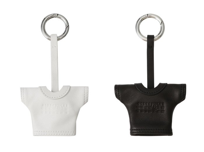 【MM6 Maison Martin Margiela/エムエム6 メゾン マルタン マルジェラ】バッグに大人の遊び心を添えて Tシャツモチーフのレザーチャーム おすすめ人気トレンドファッション通販アイテム 人気、トレンドファッション・服の通販 founy(ファニー) ファッション Fashion レディースファッション Fashion for Women 2025年 2025 2025-2026秋冬・A/W Autumn/Winter 2025–26 AW25–26 ユニセックス Unisex, Genderless チェーン Chain, Chain Strap チャーム Charm, Pendant モチーフ Motif, Design Theme ラップ Wrap, Wrap Design A/W・秋冬 Autumn/Winter |ID:crp329100000219857